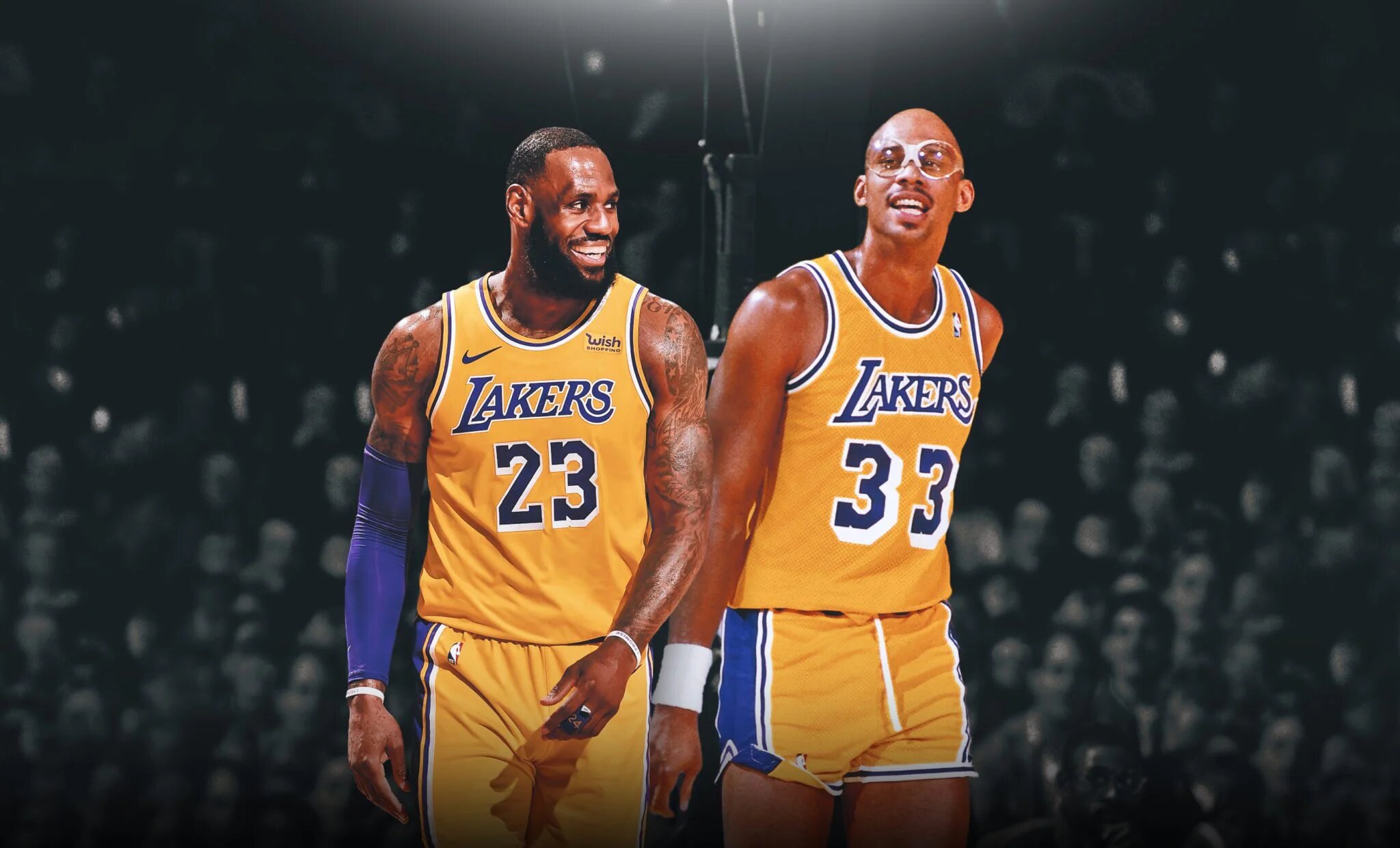 LeBron James junto a Kareem Abdul-Jabbar durante la ceremonia del récord